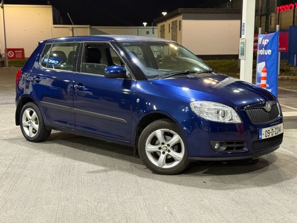 Skoda Fabia Hatchback, Petrol, 2009, Blue