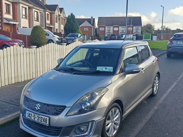 Suzuki Swift Hatchback, Petrol, 2014, Silver