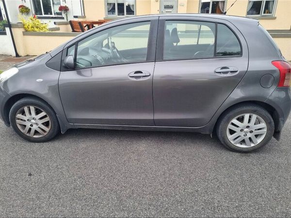 Toyota Yaris Hatchback, Petrol, 2008, Grey