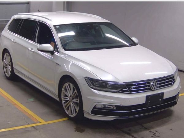 Volkswagen Passat Estate, Petrol, 2016, White