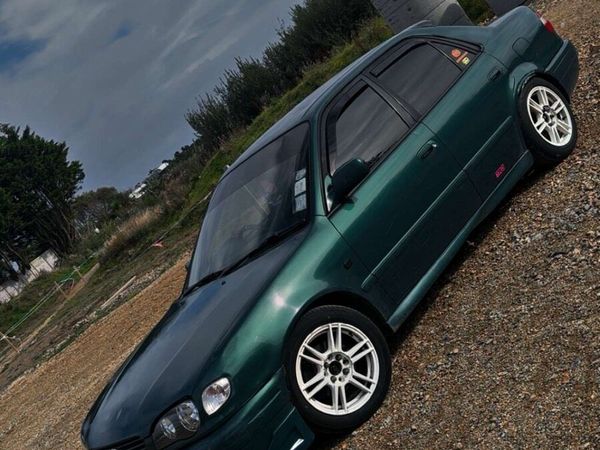 Toyota Corolla Saloon, Petrol, 2000, Green