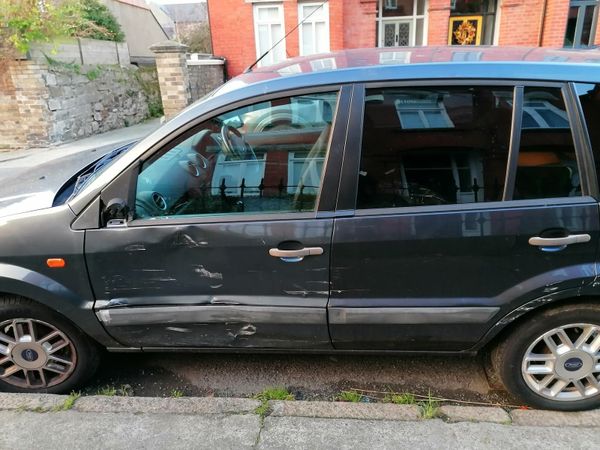 Ford Fusion Hatchback, Petrol, 2007, Silver