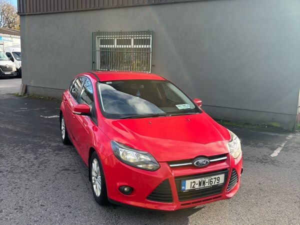 Ford Focus Hatchback, Diesel, 2012, Red