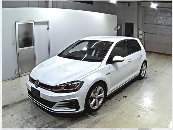 Volkswagen Golf Hatchback, Petrol, 2017, White