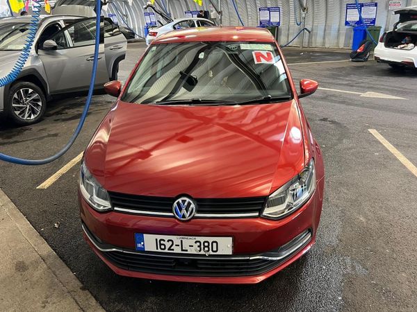Volkswagen Polo Hatchback, Petrol, 2016, Red