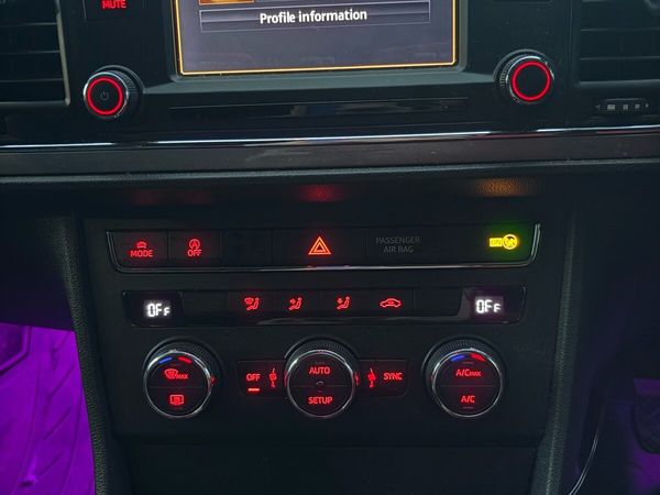 SEAT Leon Hatchback, Diesel, 2013, Grey