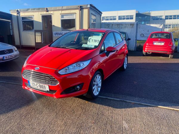 Ford Fiesta Hatchback, Petrol, 2017, Red