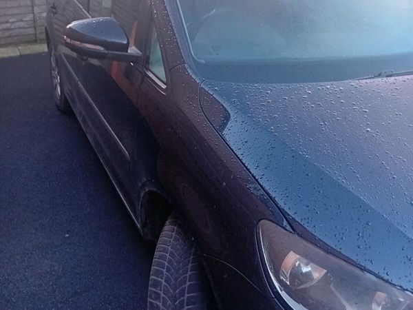 Volkswagen Touran MPV, Diesel, 2010, Black