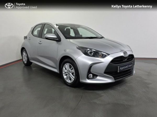 Toyota Yaris Hatchback, Petrol Hybrid, 2025, Silver