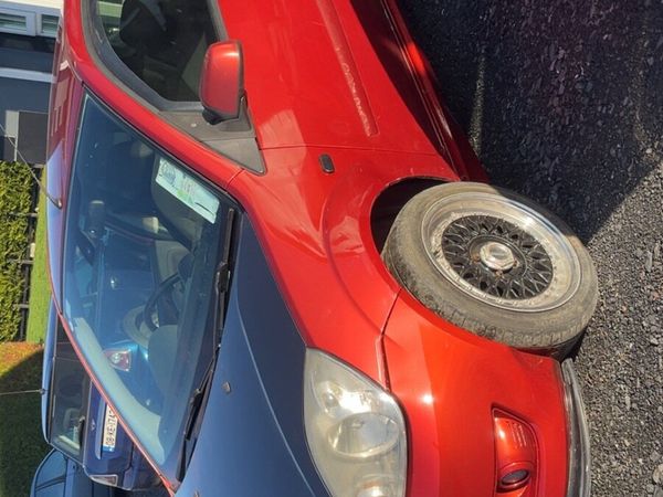 Ford Fiesta Hatchback, Petrol, 2007, Red