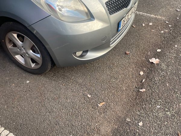 Toyota Yaris Hatchback, Petrol, 2006, Silver