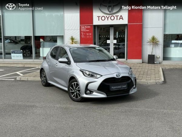 Toyota Yaris Hatchback, Petrol Hybrid, 2022, Silver