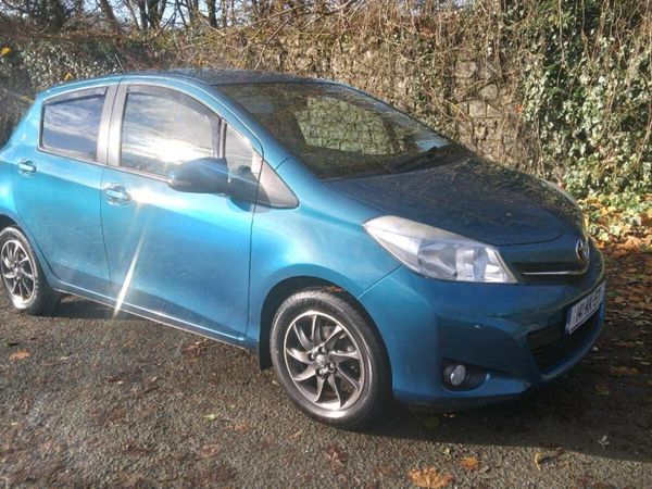 Toyota Yaris Hatchback, Petrol, 2014, Blue