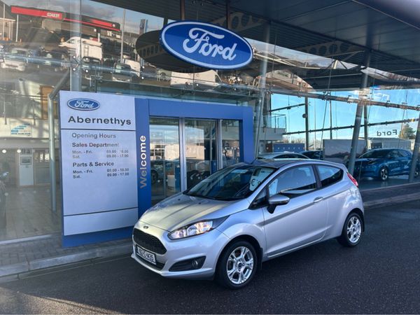 Ford Fiesta Hatchback, Petrol, 2016, Silver