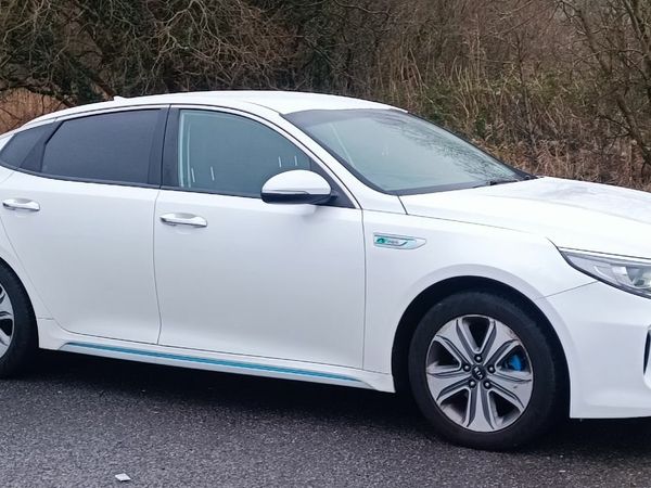 Kia Optima Saloon, Petrol Plug-in Hybrid, 2016, White