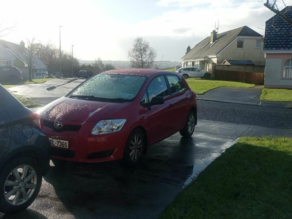 Toyota Auris Hatchback, Diesel, 2007, Red
