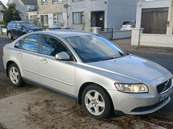 Volvo S40 Saloon, Diesel, 2010, Silver