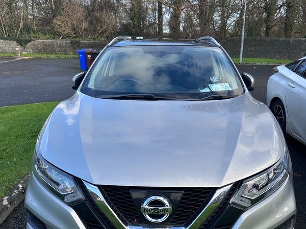 Nissan Qashqai SUV, Petrol, 2017, Grey