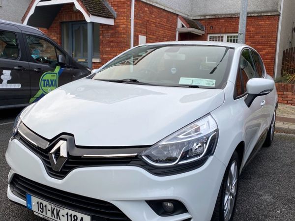 Renault Clio Hatchback, Petrol, 2019, White