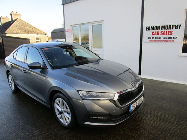 Skoda Octavia Saloon, Diesel, 2022, Grey