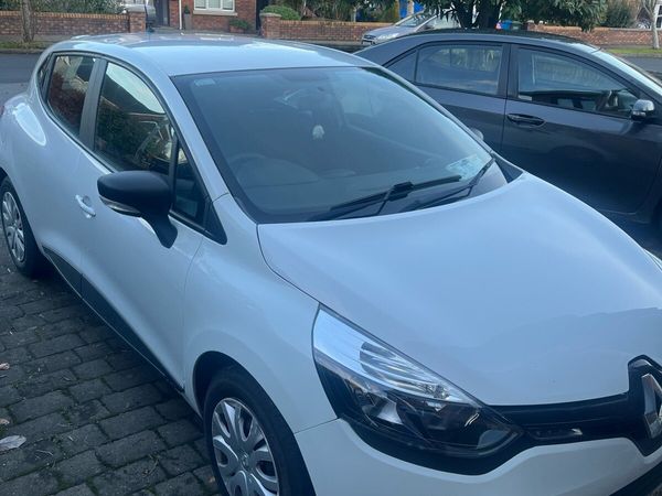 Renault Clio Hatchback, Petrol, 2016, White