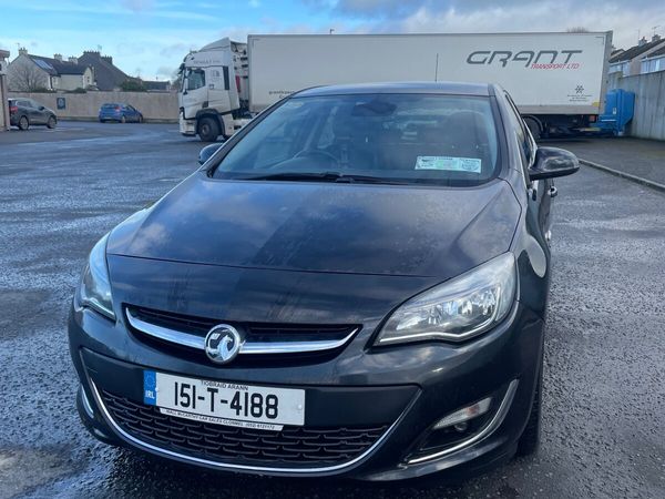 Vauxhall Astra Hatchback, Diesel, 2015, Black