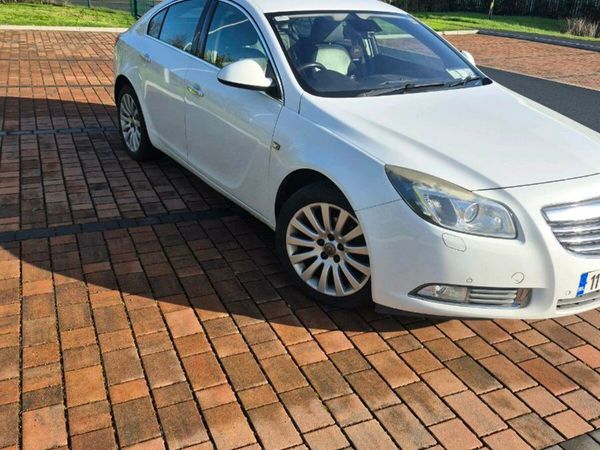 Opel Insignia Hatchback, Diesel, 2011, White