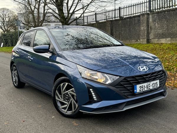 Hyundai i20 Hatchback, Petrol, 2025, Blue