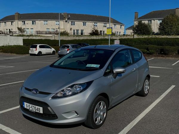 Ford Fiesta Hatchback, Petrol, 2011, Silver