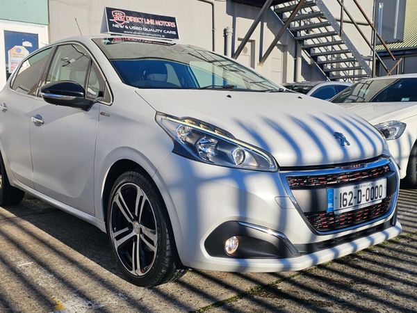 Peugeot 208 Hatchback, Petrol, 2016, White