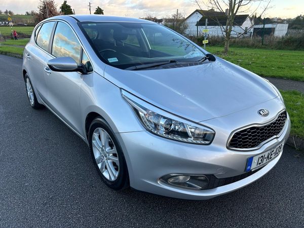 Kia Ceed Hatchback, Diesel, 2013, Silver