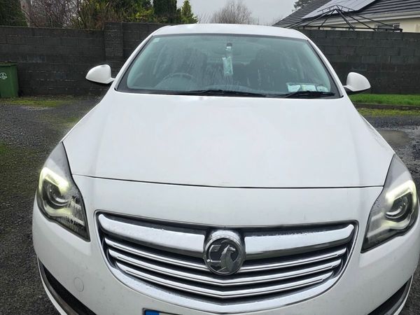 Opel Insignia Saloon, Diesel, 2013, White