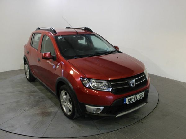 Dacia Sandero Stepway Hatchback, Diesel, 2015, Red