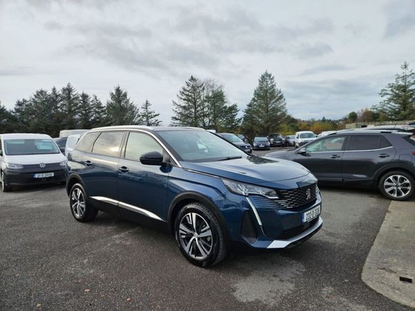 Peugeot 5008 MPV, Diesel, 2023, Blue