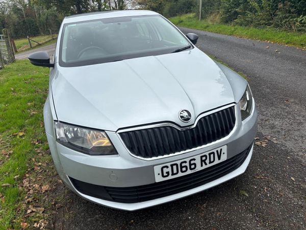 Skoda Octavia Hatchback, Diesel, 2017, Silver