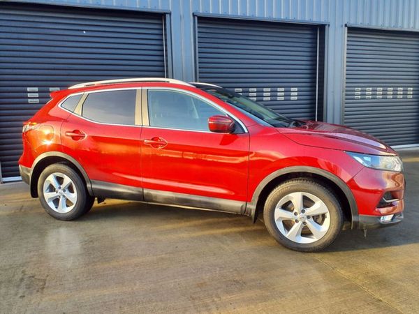 Nissan Qashqai MPV, Diesel, 2019, Red
