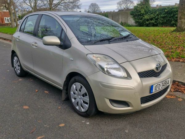 Toyota Yaris Hatchback, Petrol, 2010, Gold