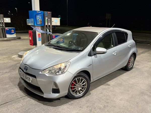 Toyota Aqua Hatchback, Petrol Hybrid, 2013, Silver