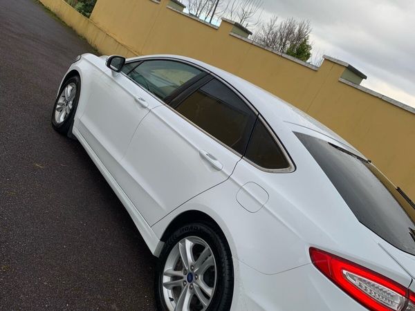 Ford Mondeo Hatchback, Diesel, 2015, White