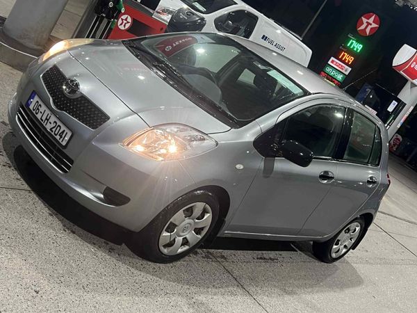 Toyota Yaris Hatchback, Petrol, 2006, Silver