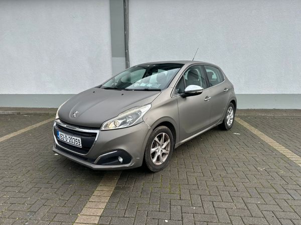 Peugeot 208 Hatchback, Petrol, 2015, Grey