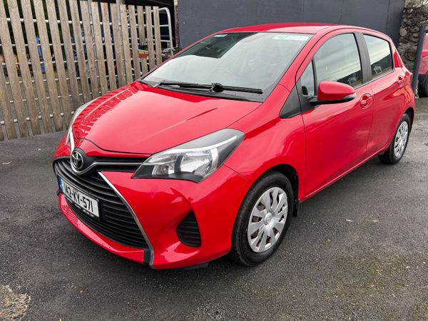 Toyota Yaris Hatchback, Petrol, 2014, Red