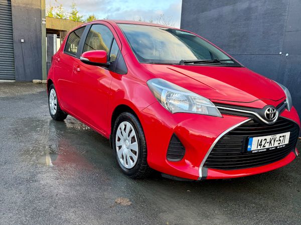 Toyota Yaris Hatchback, Petrol, 2014, Red