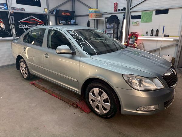 Skoda Octavia Hatchback, Diesel, 2010, Green