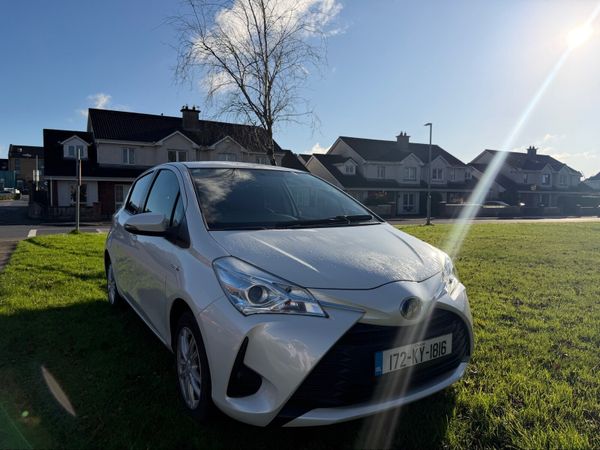Toyota Vitz Hatchback, Petrol Hybrid, 2017, White