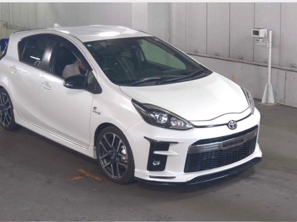 Toyota Aqua Hatchback, Petrol, 2018, White