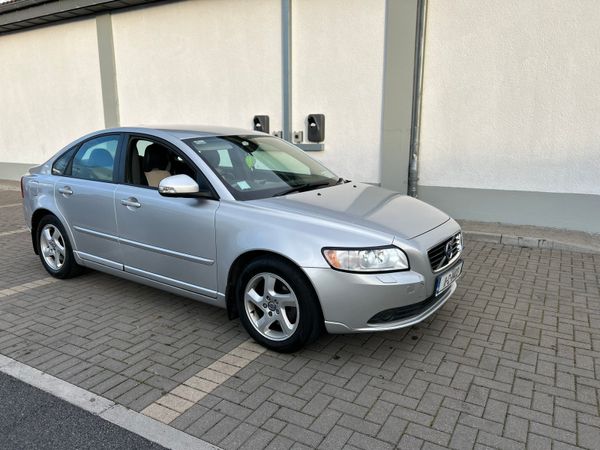 Volvo S40 Saloon, Diesel, 2011, Silver