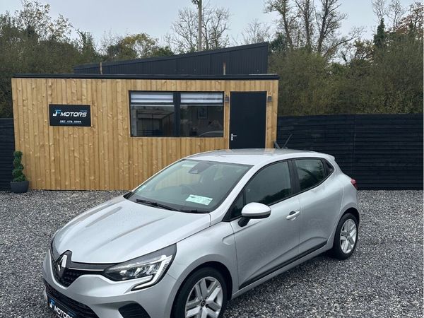 Renault Clio Hatchback, Petrol, 2022, Grey