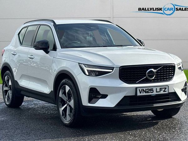 Volvo XC40 SUV, Petrol Hybrid, 2025, White