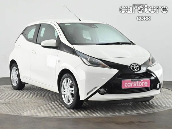 Toyota Aygo Hatchback, Petrol, 2017, White